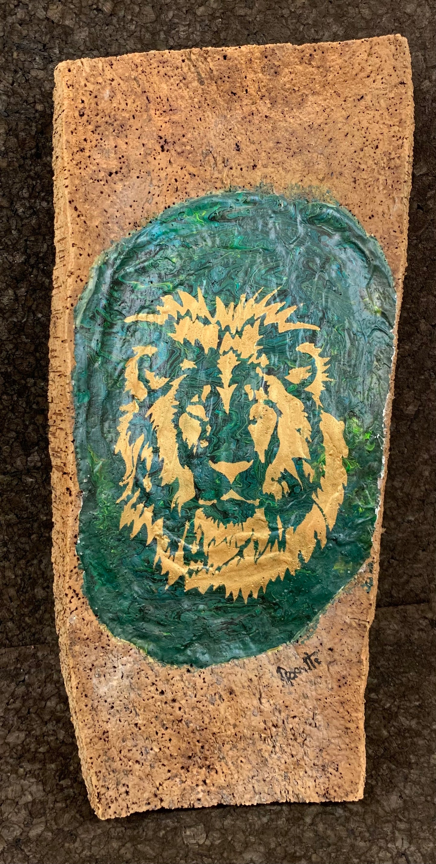 Peinture lion sur du liège