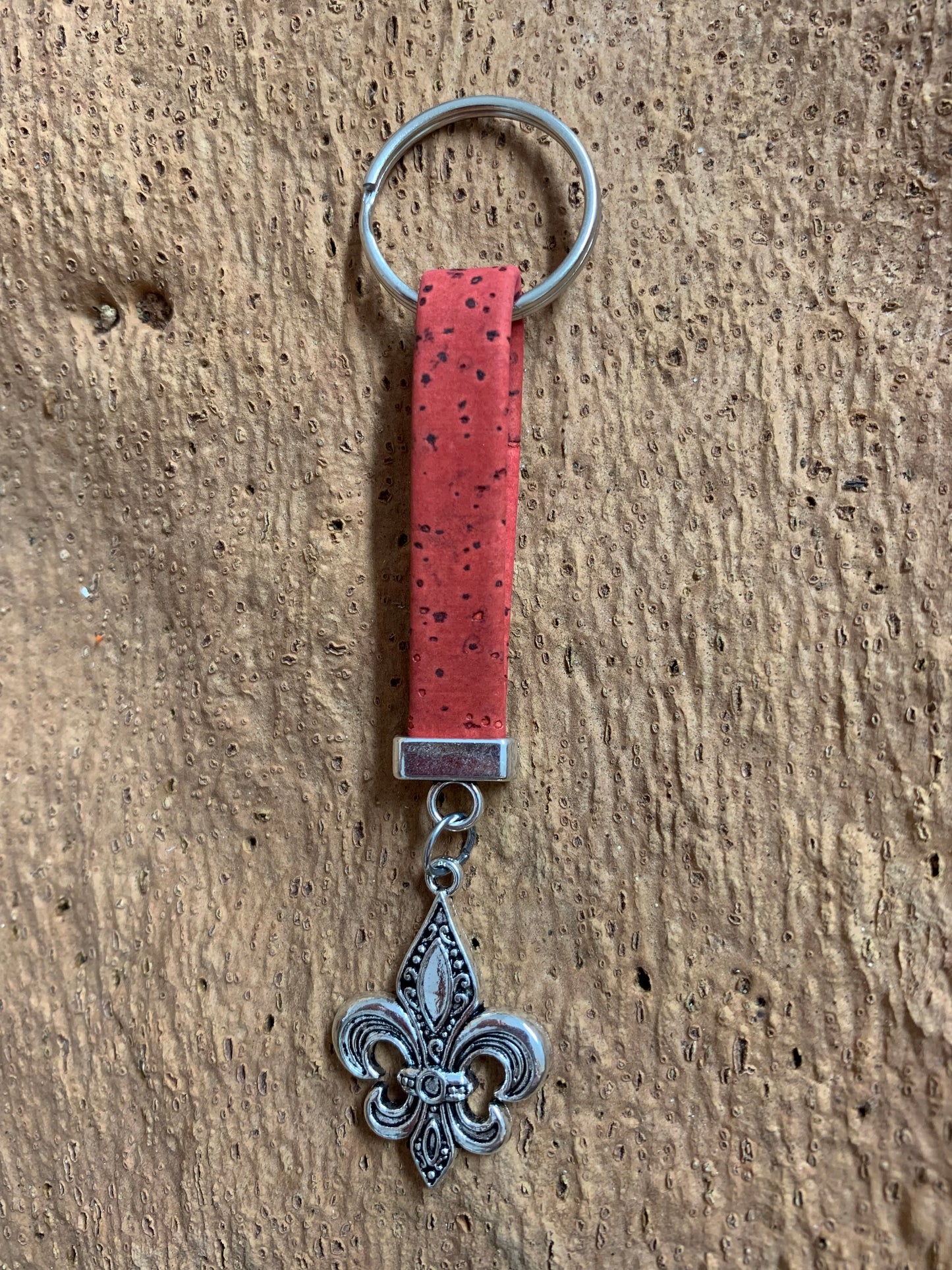 Porte-clés en liège Fleur de Lys Rouge