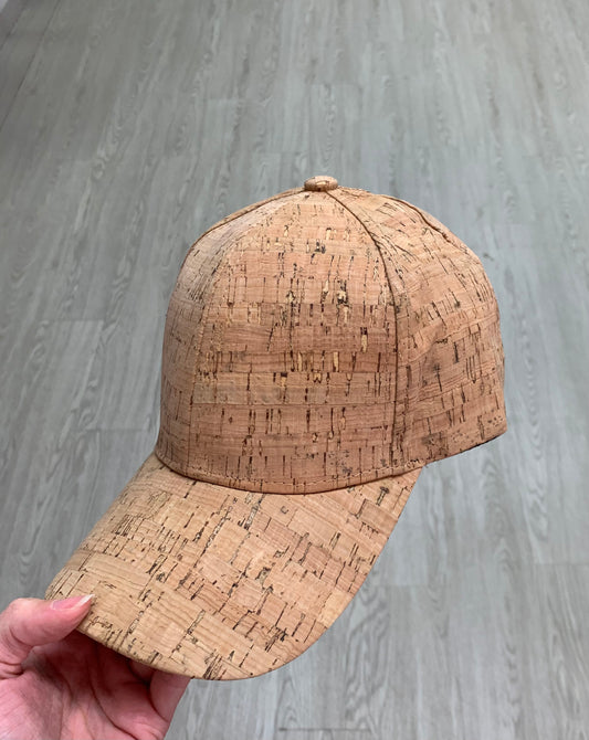 Casquette en liège naturel vu de côté