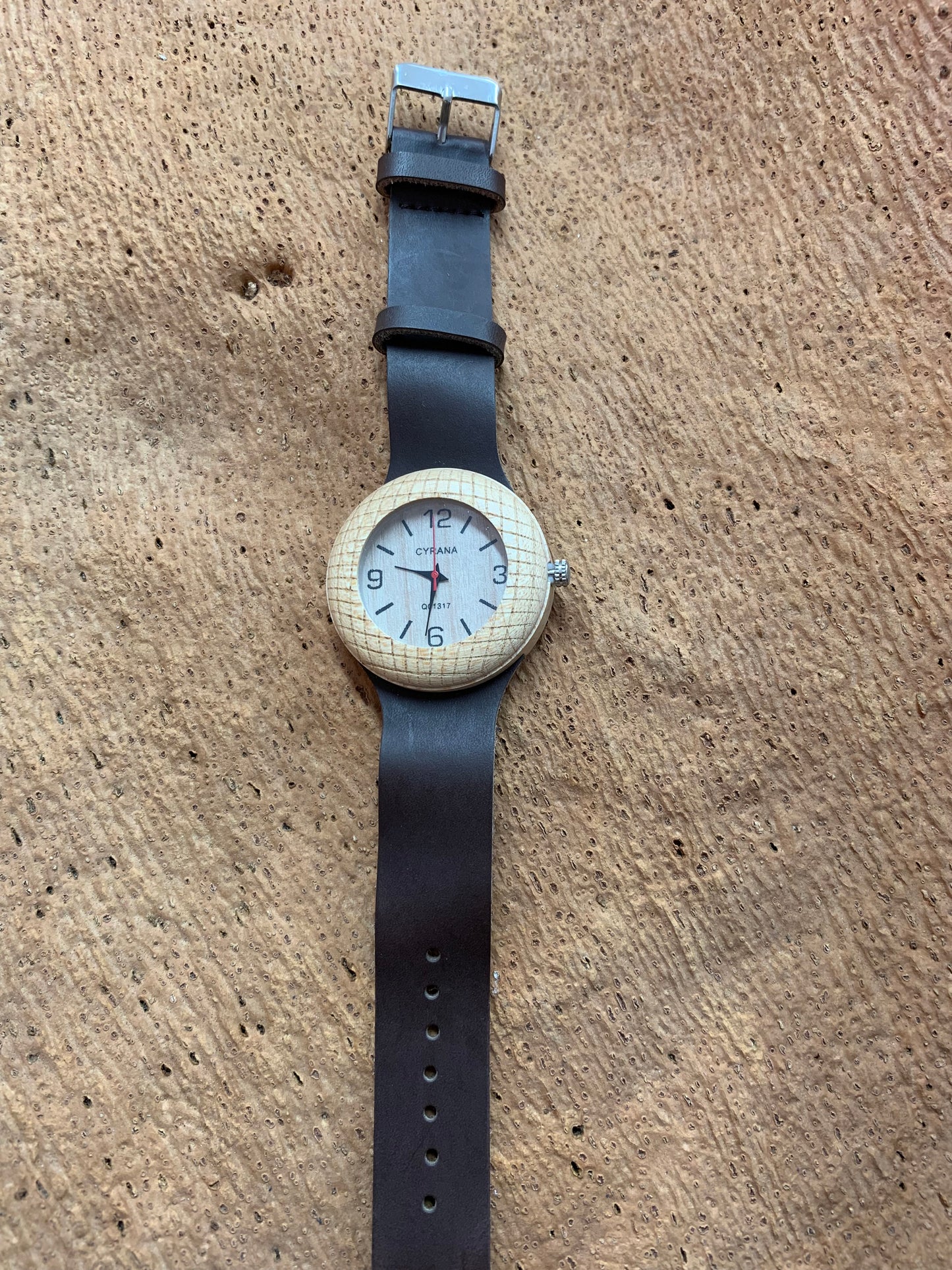 Montre Box en liège Cyrana bracelet marron foncé cadran bois clair