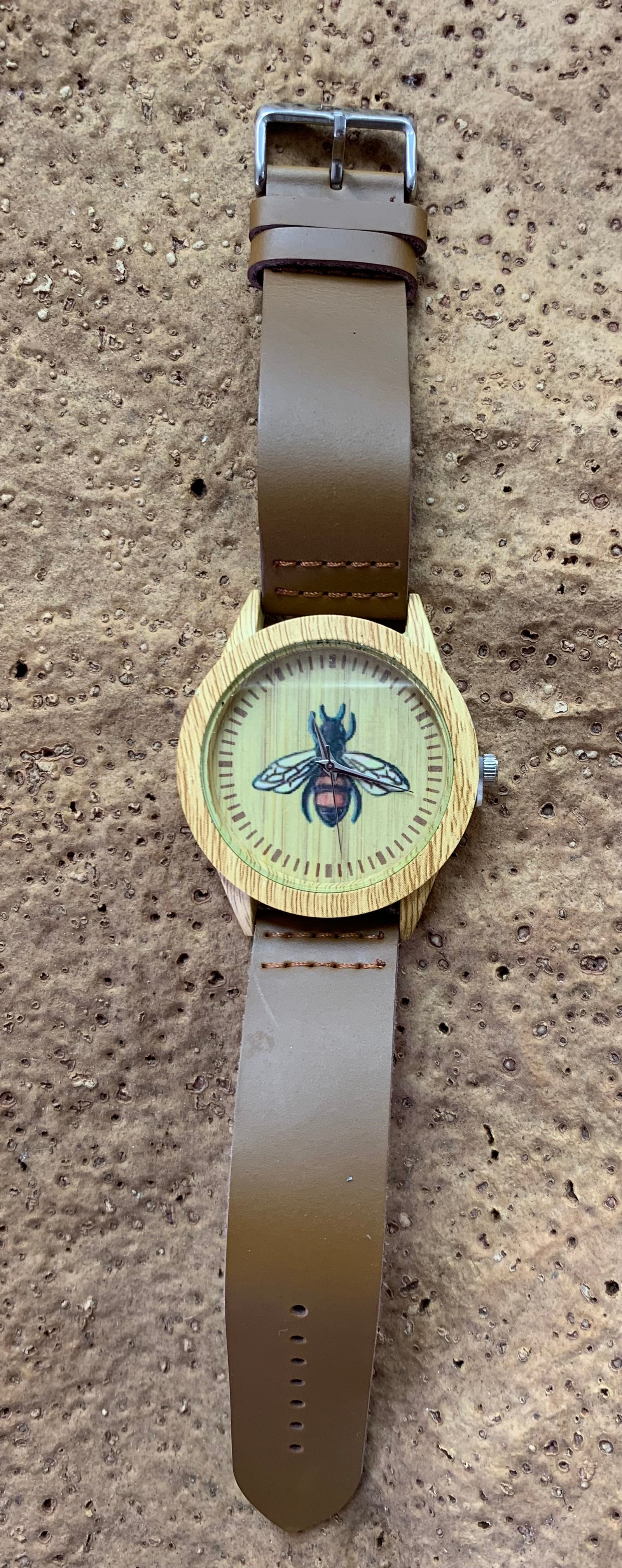 Montre grande abeille liège