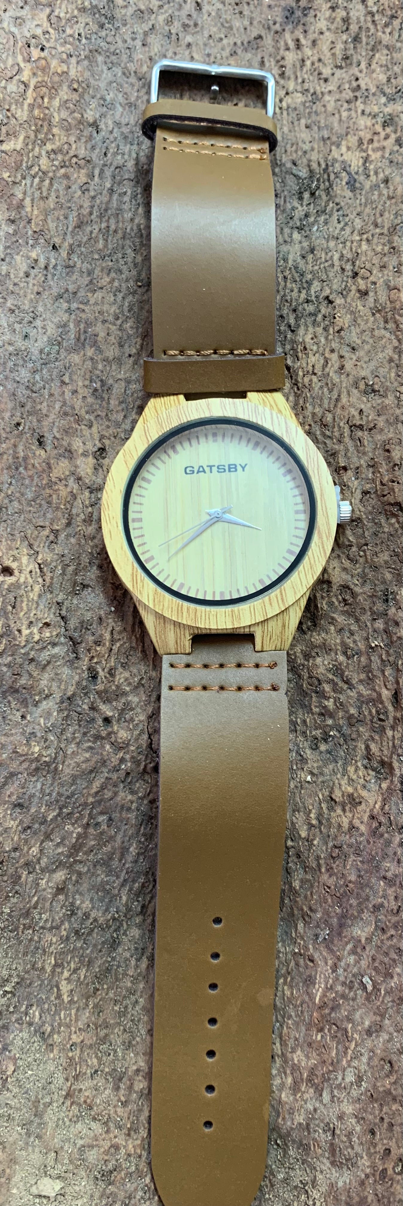 Montre grande gatsby liège cadran naturel intérieur jaune petits traits