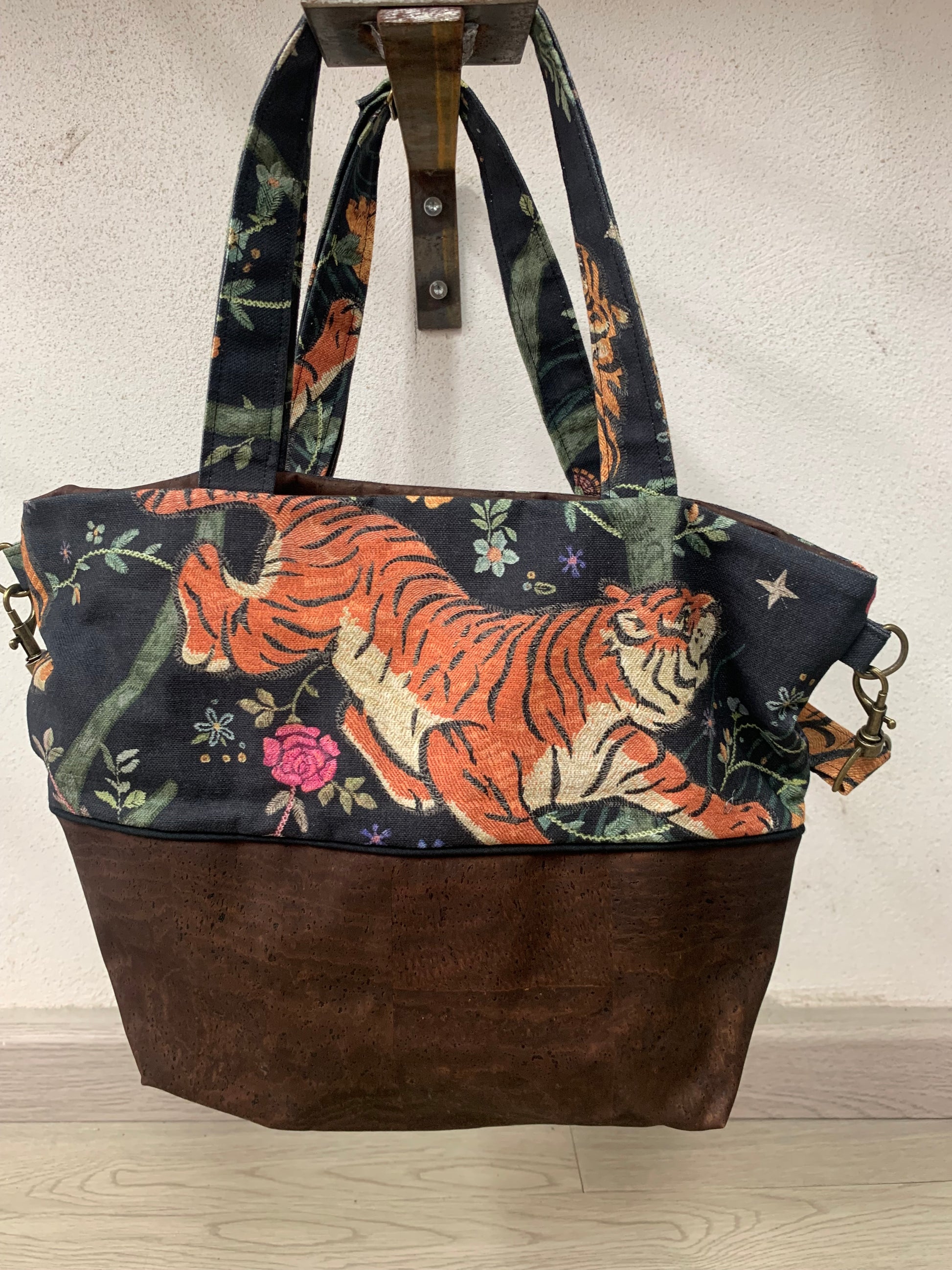 Petit sac à bandoulière et à main en liège ATHENA Tigre