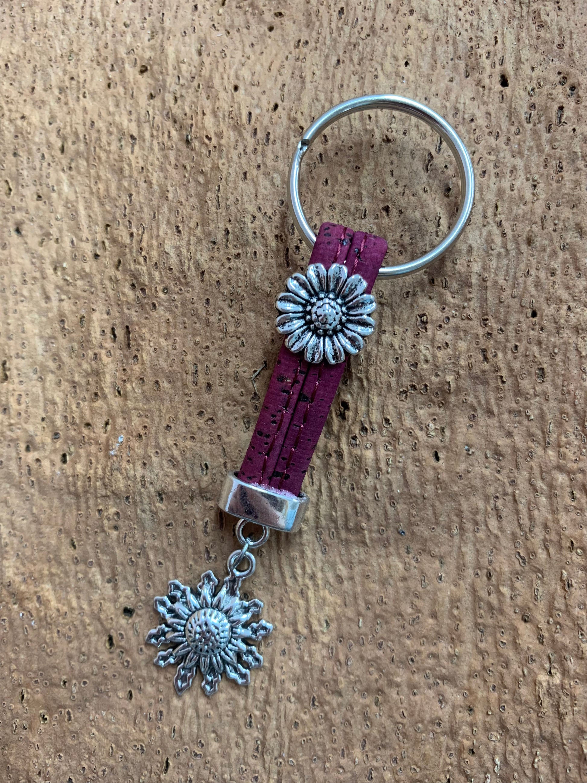 Porte-clé en liège violet Soleil et Fleur